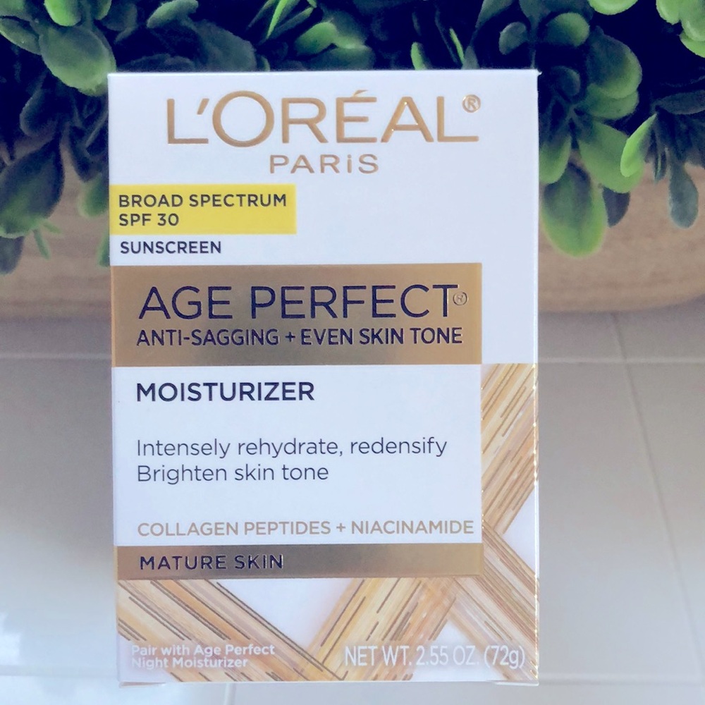 L'Oreal Age Perfect Moisturizer - White